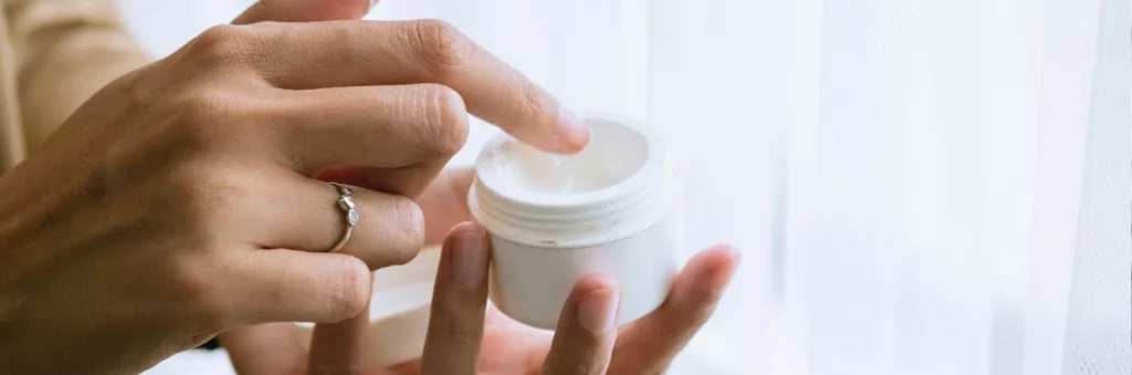 Baume naturel réparateur pour la peau après l’hiver à base d’ingrédients nourrissants