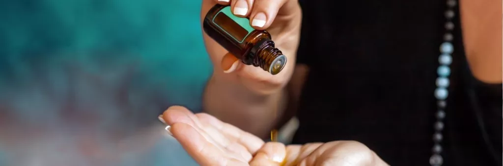 Huile essentielle d’estragon utilisée pour soulager naturellement les allergies saisonnières